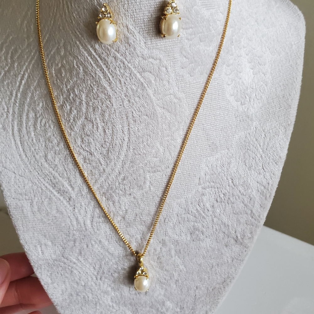 💖NECKLACE AND EARINGS💖